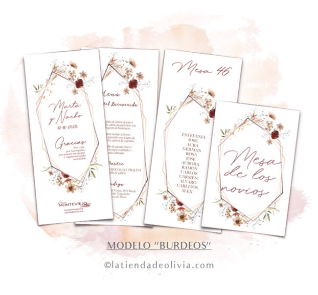 Diseño de minuta para bodas con flores en tonos burdeos